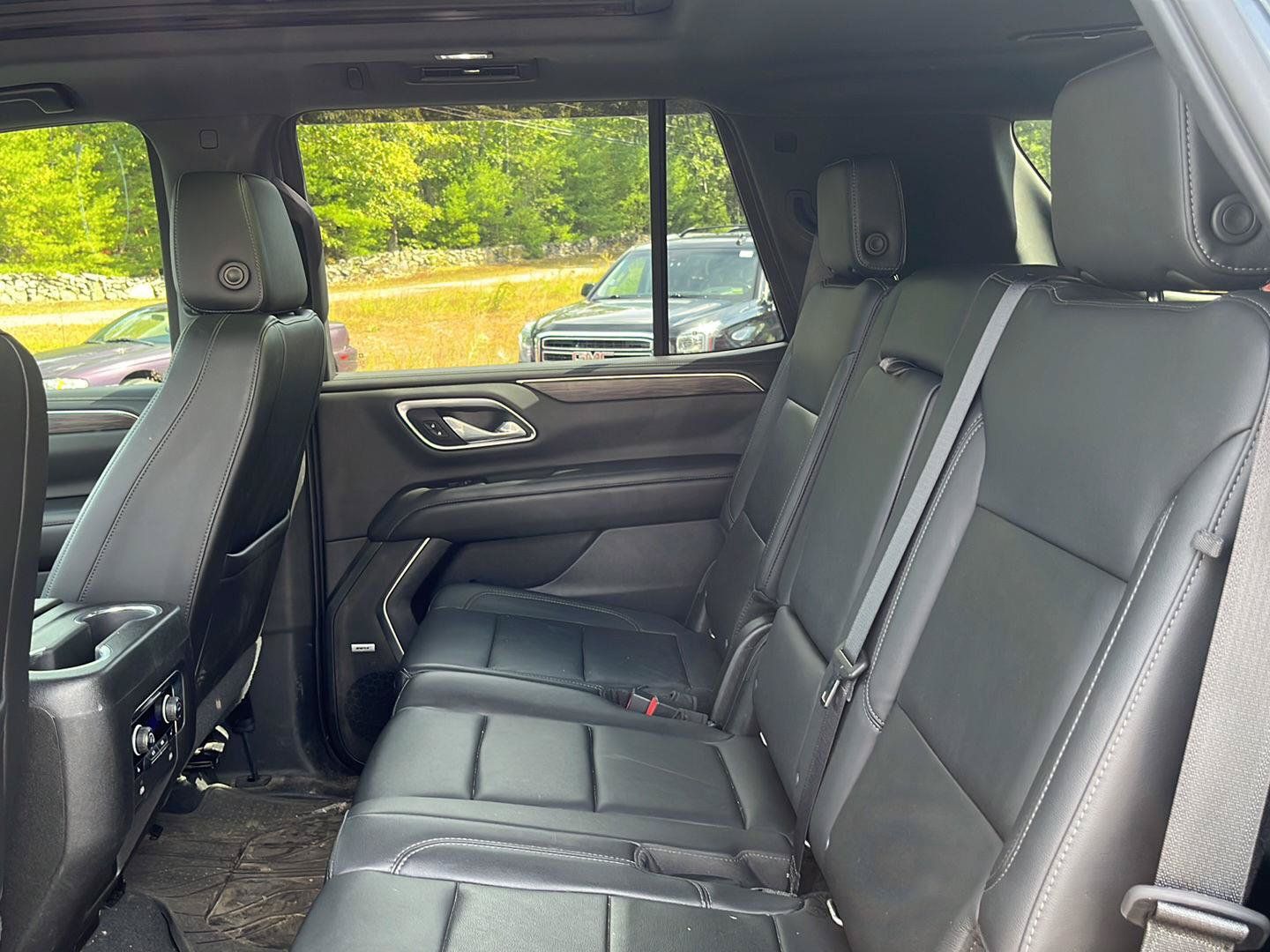 Used 2021 Chevrolet Tahoe Z71 w/ Z71 Signature Package AWD/4WD image 10