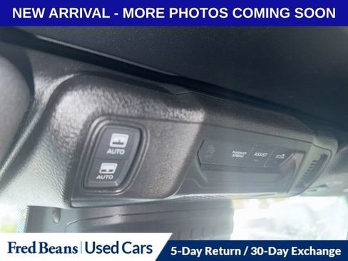Used 2024 Jeep Wrangler Unlimited Sahara w/ Technology Group AWD/4WD image 15