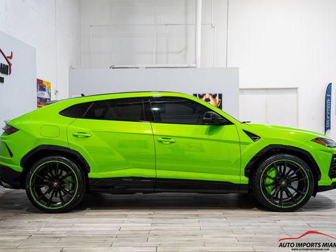 Used 2022 Lamborghini Urus AWD/4WD image 22