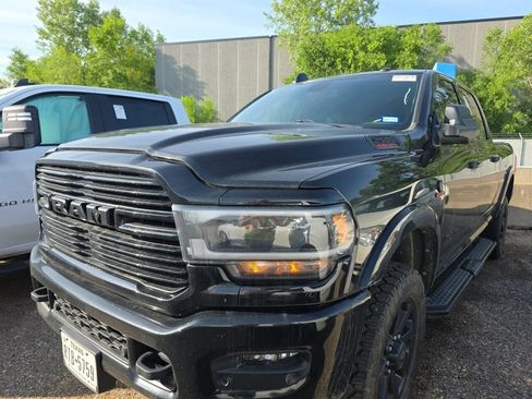 Used 2022 RAM 2500 Laramie AWD/4WD image 2
