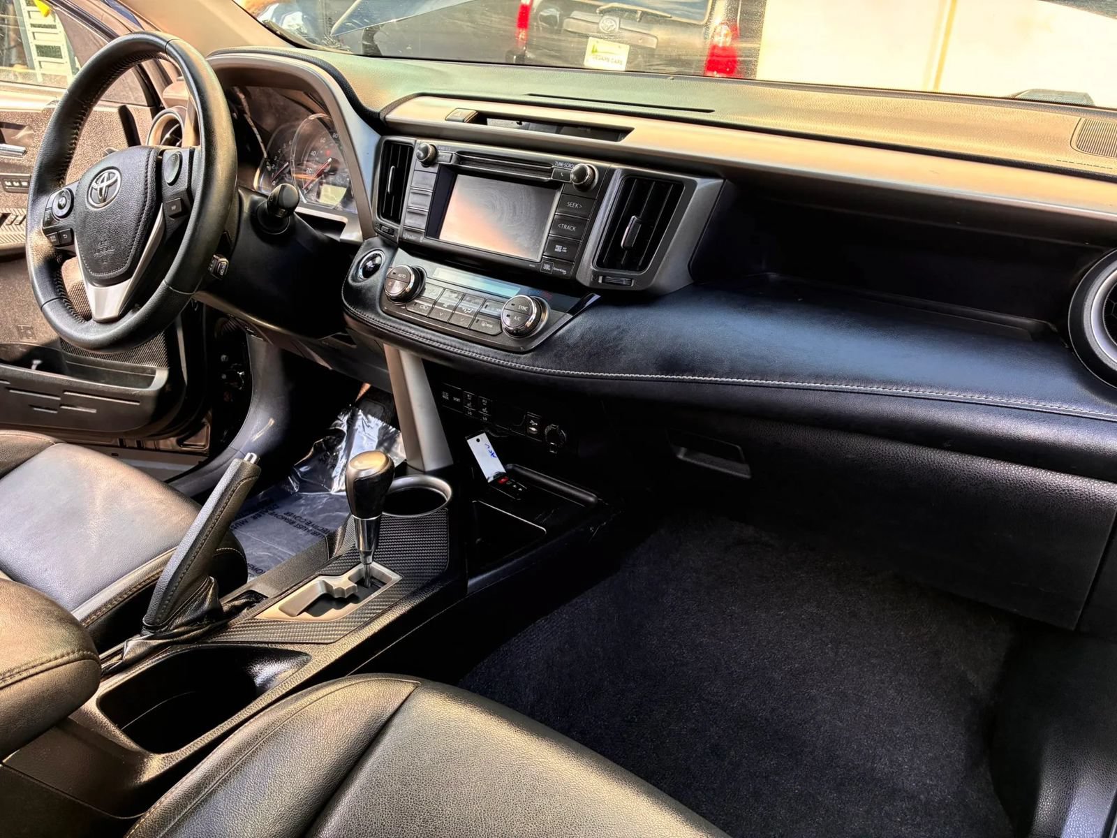 Used 2015 Toyota RAV4 Limited w/ Technology Package AWD/4WD image 18