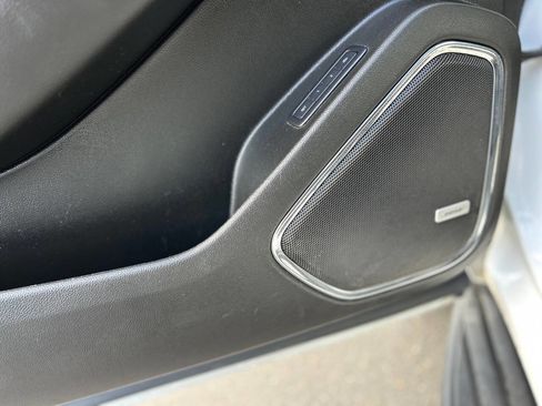 Used 2019 Chevrolet Suburban LT image 9