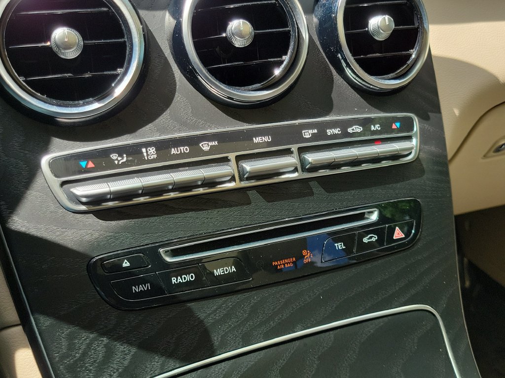 Used 2019 Mercedes-Benz GLC 300 image 25