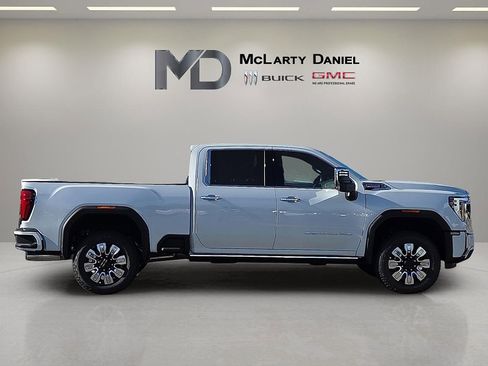 New 2026 GMC Sierra 3500 Denali w/ Denali Reserve Package image 6
