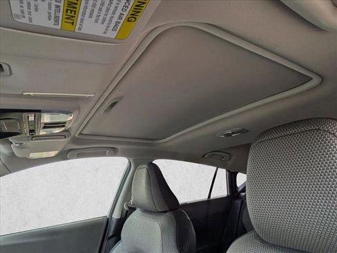 Certified 2024 Subaru Crosstrek 2.0i Premium image 21