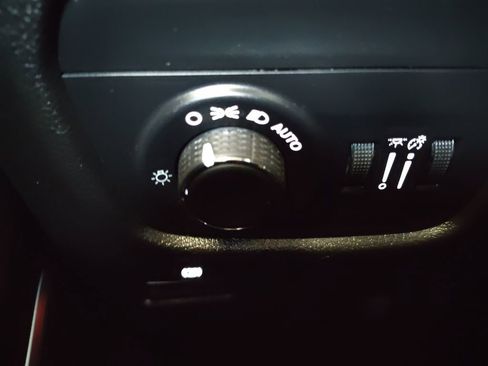 Used 2021 Jeep Grand Cherokee L Laredo image 10