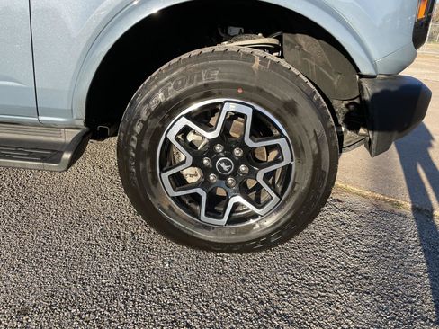 Used 2025 Ford Bronco Outer Banks image 51