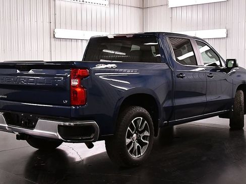 Used 2023 Chevrolet Silverado 1500 LT AWD/4WD image 7
