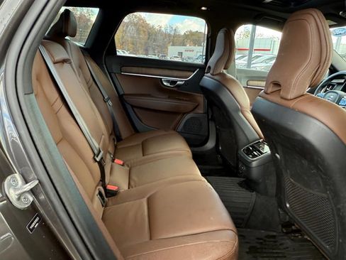 Used 2024 Volvo V90 B6 Cross Country Plus w/ Protection Package Premier image 16