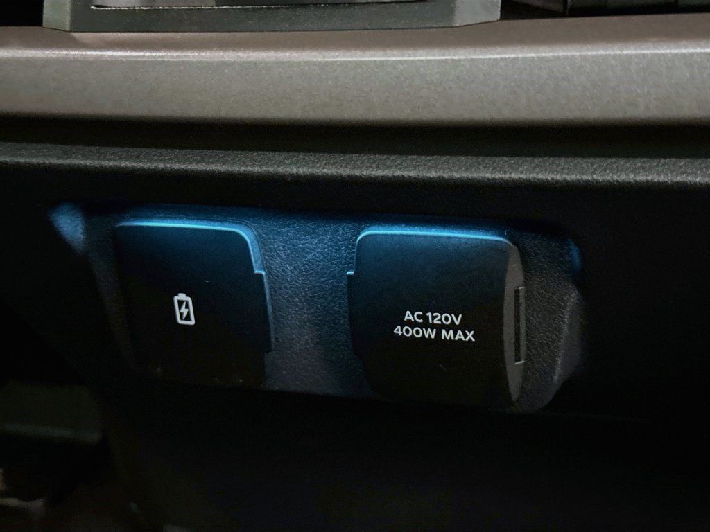 Used 2023 Ford F150 Lariat w/ Equipment Group 502A High AWD/4WD image 43