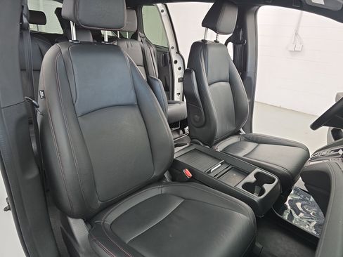 Certified 2024 Honda Odyssey Sport image 10