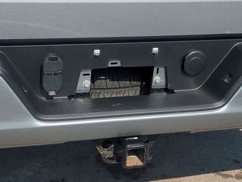 Used 2023 Chevrolet Silverado 1500 Custom image 33