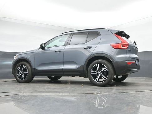 Used 2023 Volvo XC40 B5 Plus w/ Protection Package Premier AWD/4WD image 38