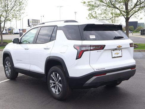 New 2026 Chevrolet Equinox LT w/ Convenience Package II FWD image 5
