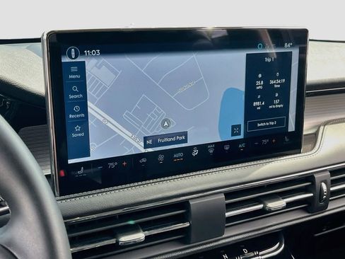 Used 2024 Lincoln Corsair FWD image 13