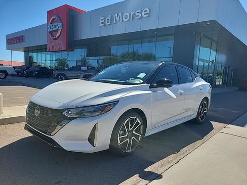 New 2025 Nissan Sentra SR w/ SR Premium Package FWD image 1