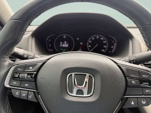 Used 2022 Honda Accord EX-L image 32