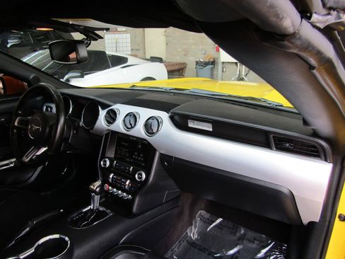 Used 2015 Ford Mustang Premium RWD image 12