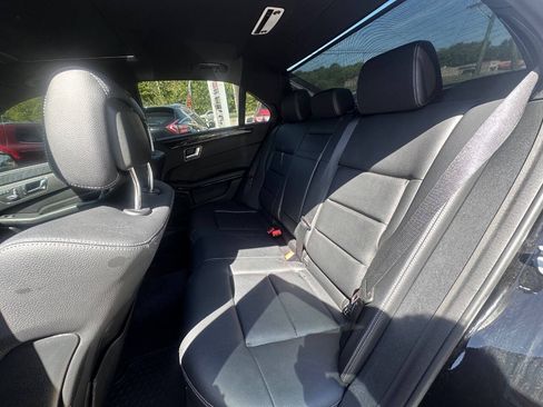 Used 2016 Mercedes-Benz E 350 4MATIC Sedan w/ Premium Package image 11