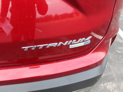 Used 2019 Ford Edge Titanium w/ Equipment Group 301A image 8