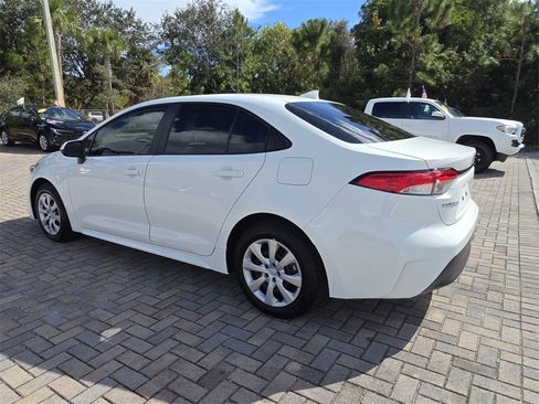 Used 2025 Toyota Corolla LE image 9