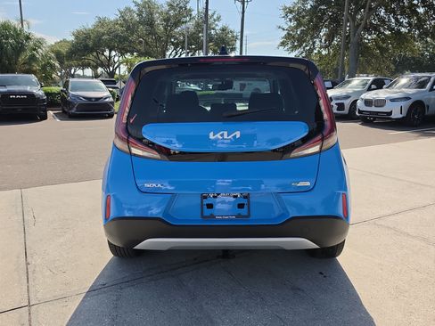 Used 2024 Kia Soul EX FWD image 6