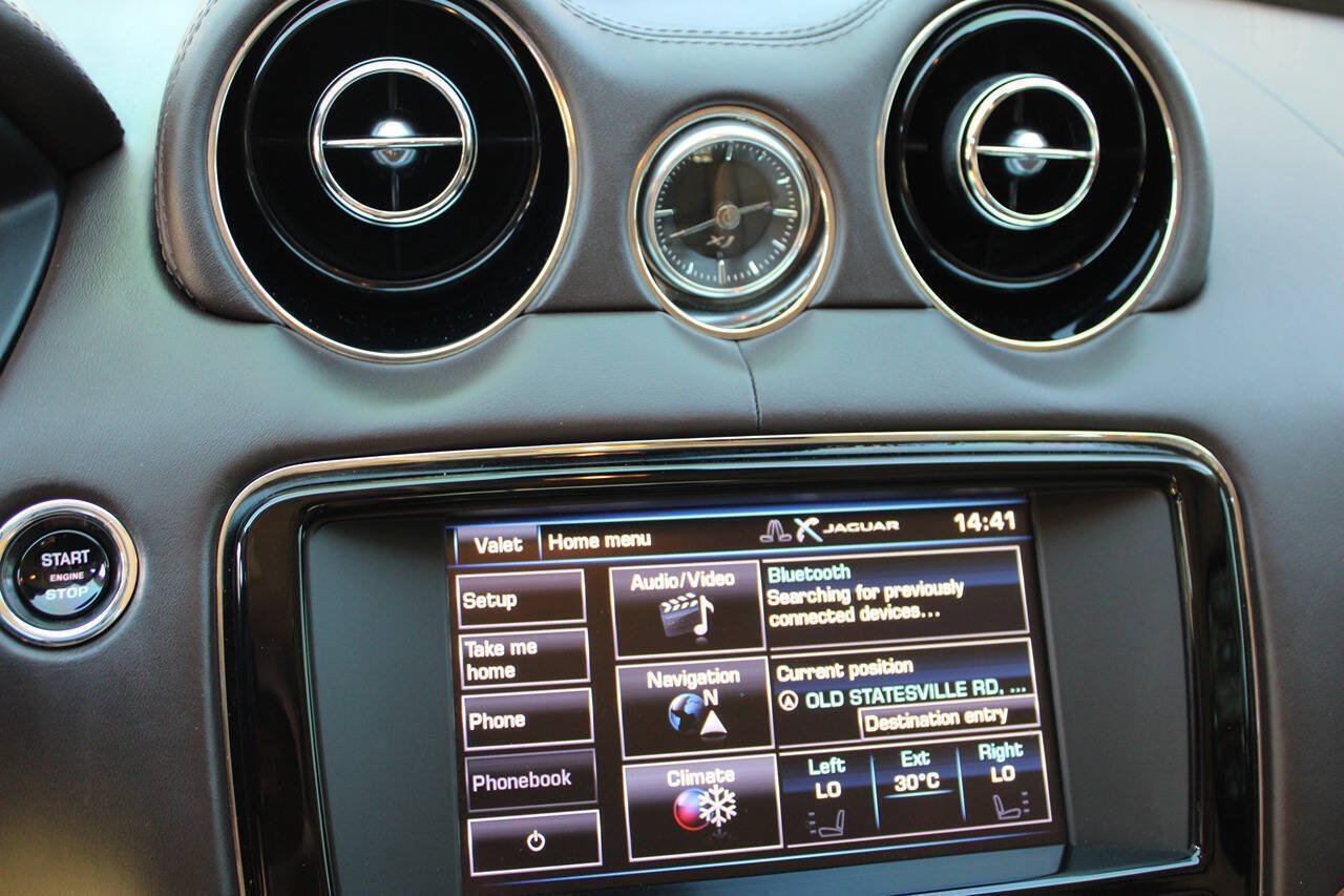 Used 2014 Jaguar XJ L Portfolio RWD image 25