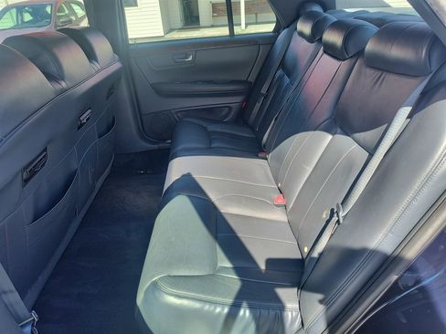 Used 2010 Cadillac DTS Limousine image 29