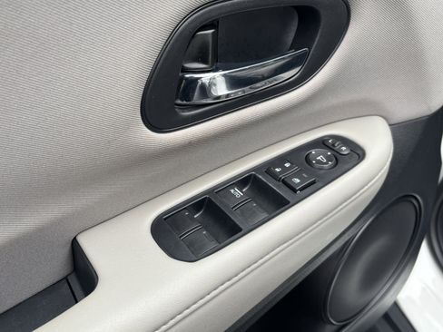 Certified 2018 Honda HR-V LX image 15