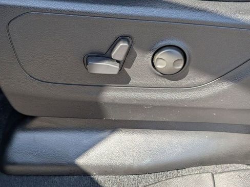 New 2026 RAM 1500 4x4 Crew Cab image 12