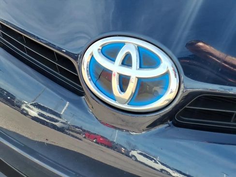 Used 2013 Toyota Prius Three image 17