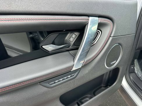 Used 2023 Land Rover Discovery Sport SE R-Dynamic image 17