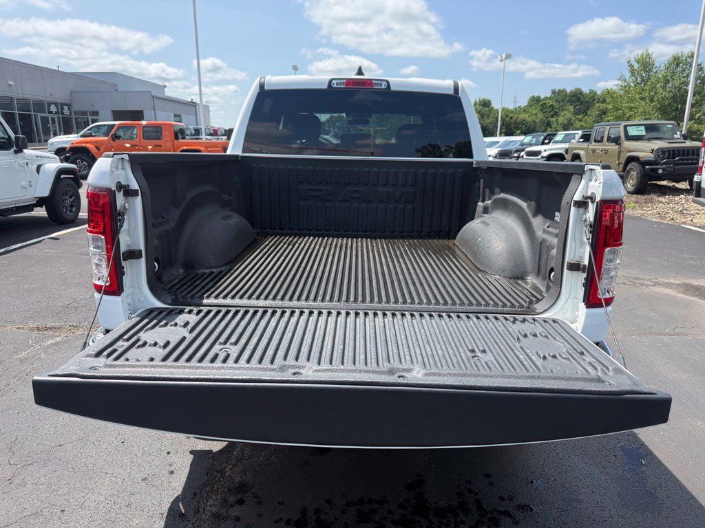 Used 2022 RAM 1500 Big Horn AWD/4WD image 49