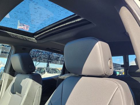 New 2026 GMC Canyon Elevation w/ Convenience Package image 16