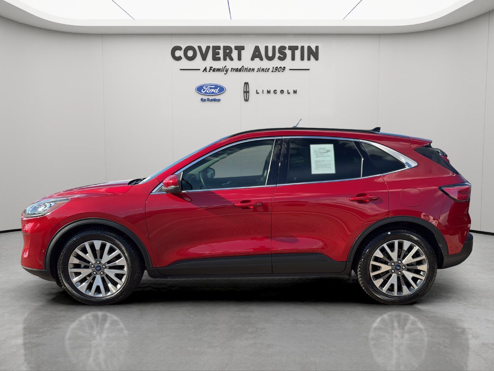 Used 2020 Ford Escape Titanium FWD image 2