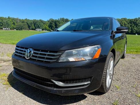 Used 2014 Volkswagen Passat TDI SE FWD image 1