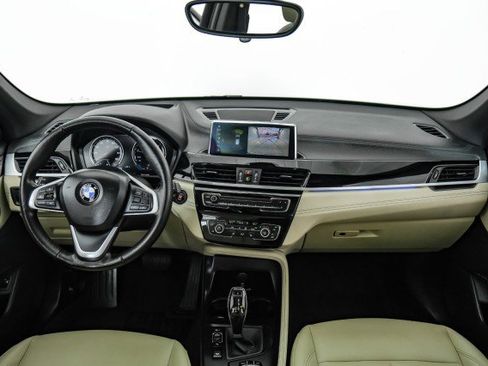 Used 2022 BMW X1 xDrive28i w/ Premium Package image 12