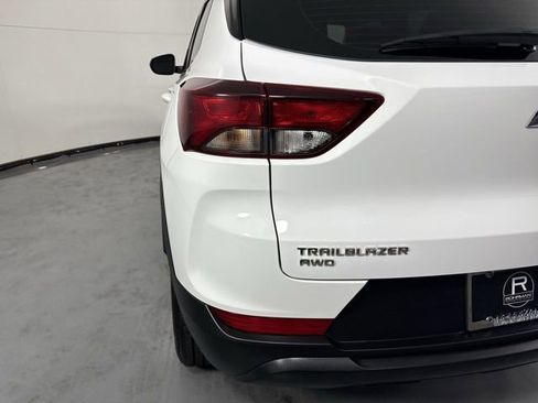 Used 2023 Chevrolet TrailBlazer LS AWD/4WD image 29