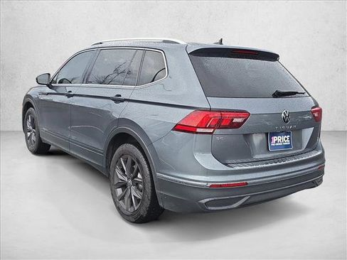 Used 2024 Volkswagen Tiguan SE w/ Panoramic Sunroof Package image 7