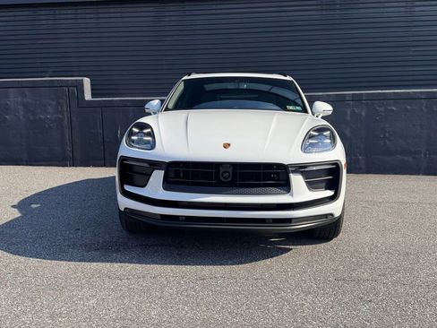 Certified 2026 Porsche Macan image 13