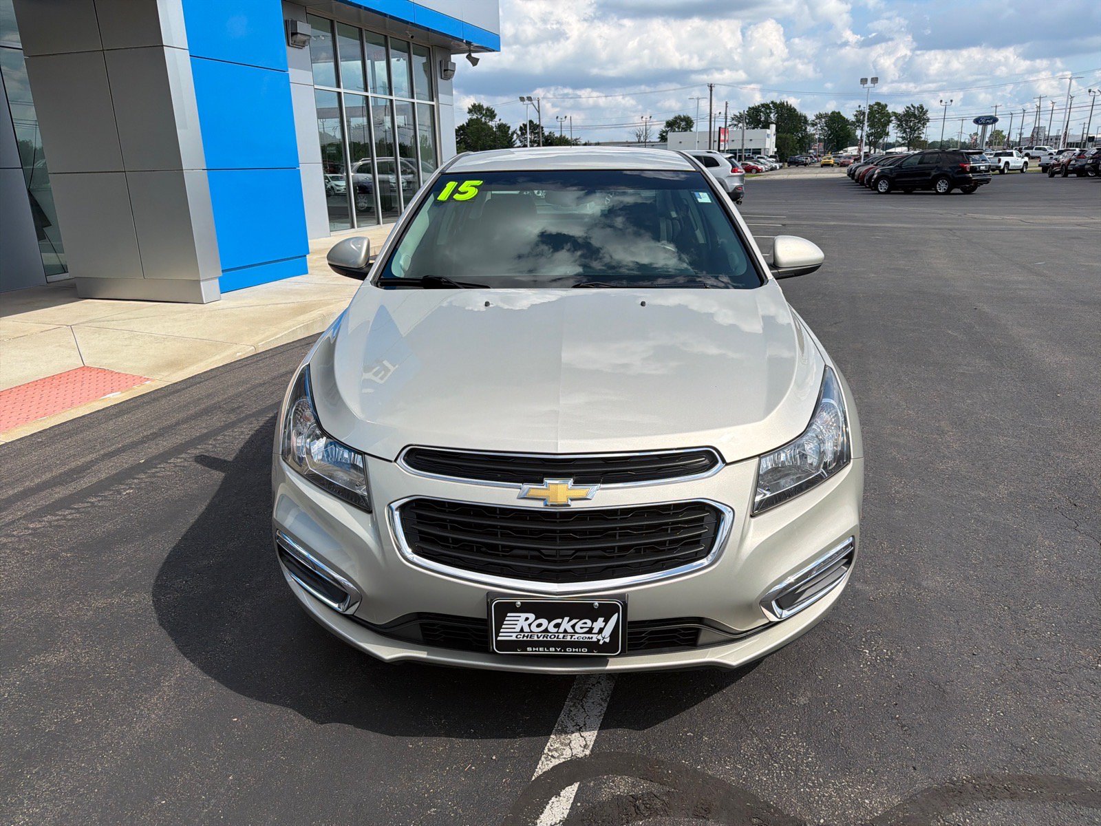 Used 2015 Chevrolet Cruze LT w/ Technology Package FWD image 8