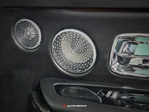 Used 2020 Rolls-Royce Cullinan Black Badge image 25