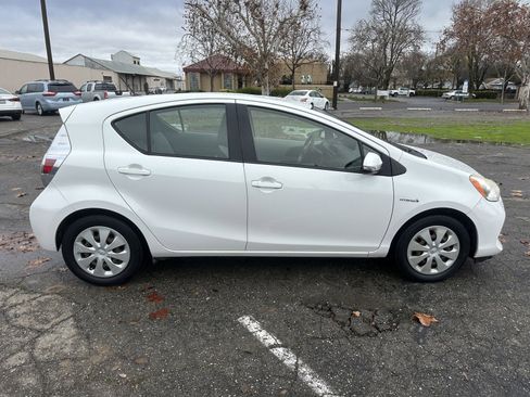 Used 2012 Toyota Prius C Four image 4
