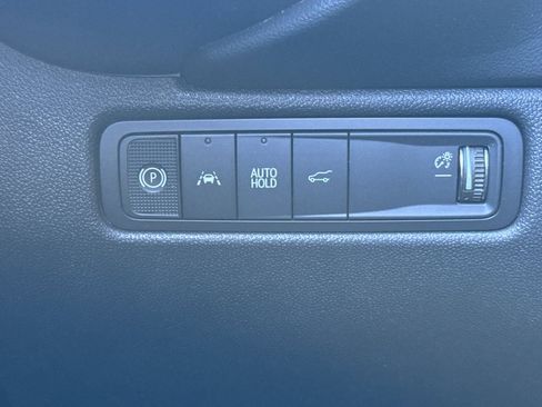 Used 2025 Chevrolet Equinox EV LT w/ Convenience Package image 38