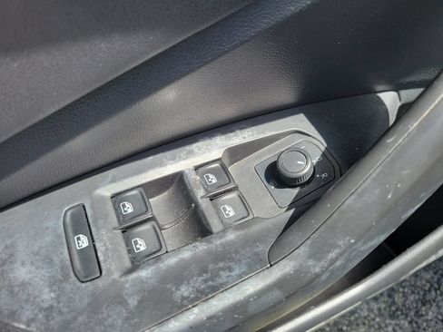 Used 2020 Volkswagen Jetta SE FWD image 17