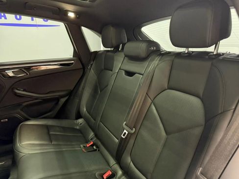 Used 2022 Porsche Macan S AWD/4WD image 18