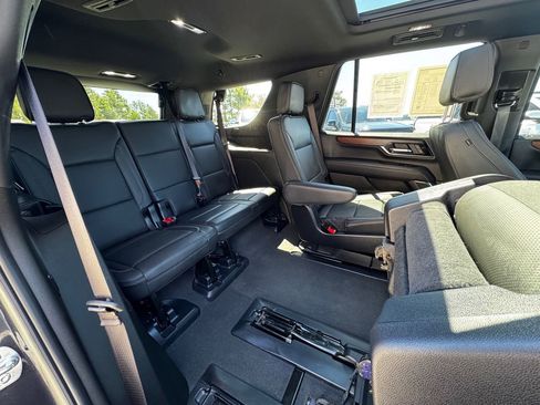 Used 2025 GMC Yukon Denali w/ Sun & Power Step Package AWD/4WD image 39