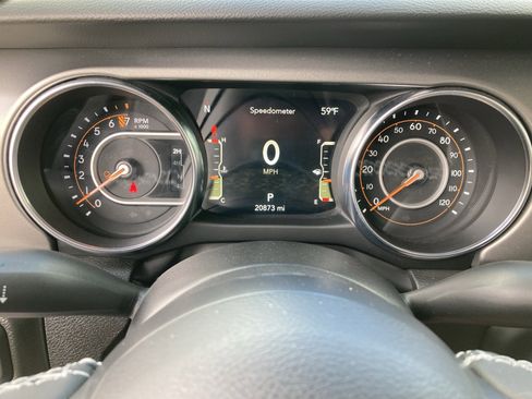 Used 2023 Jeep Gladiator Sport image 13