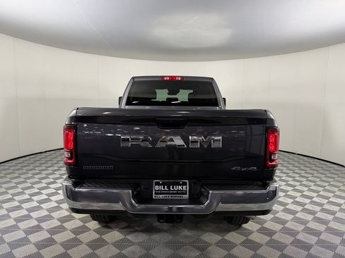 Used 2026 RAM 2500 Big Horn AWD/4WD image 9
