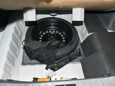 Certified 2024 Nissan Versa SR w/ Trunk Package FWD image 27